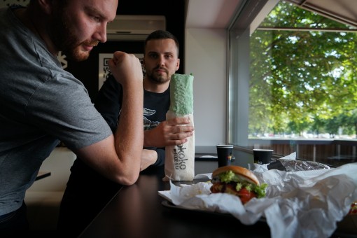 Хайпанём? Для серебрянских открыли круглосуточное кафе «RoKoko»