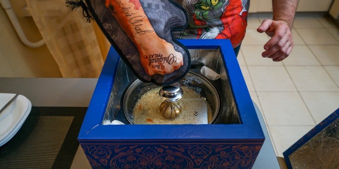 Тестим новую доставку Бухарского плова прямо в казане от «Казан Плов»