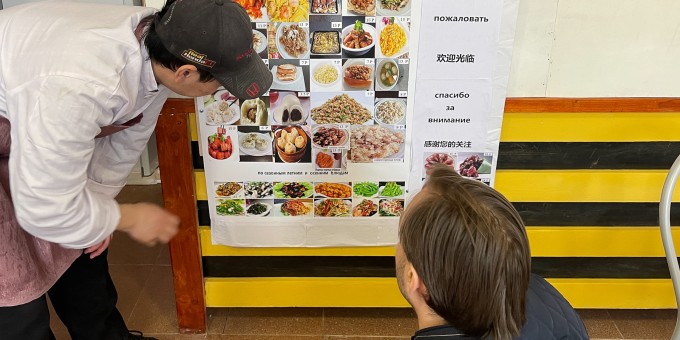 Маяк Минск медленно превращается в рынок. Новое кафе домашней китайской кухни