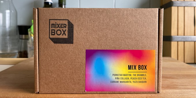 Проверил на себе и джунах доставку набора для домашних коктейлейльных посиделок