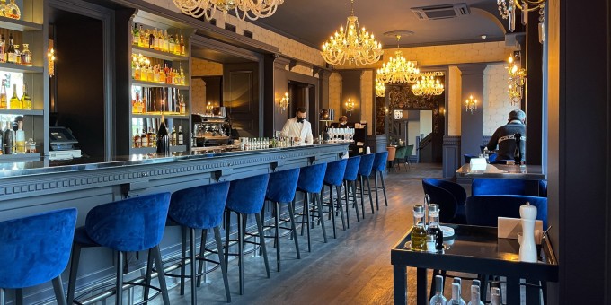 Пришли посмотреть, что изменилось в переоткрывшемся «Гранд Кафе»