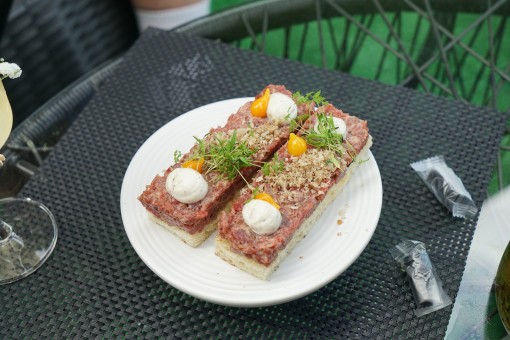 Что на обед на седьмом этаже лакшери террасы ресторана «Эмбер»