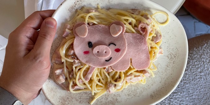 Ноги или попка? Сильно креативное меню завтраков в кафе «Мусс»