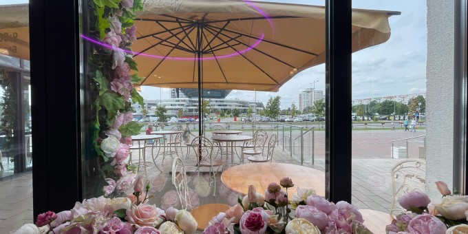 В Маяк Минск открыли очень мимишную кофейню «Кафе Пион». Вангую много фото в Инстаграм