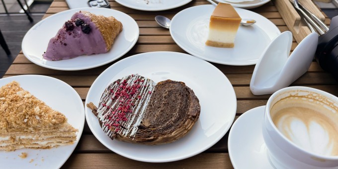 Проверяем, почему так хвалят пекарню «Булочки». Взялись за их булочки