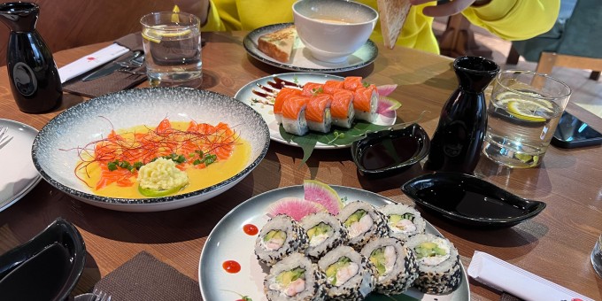 Кинул якорь в полурыбном демократичном винном баре «Море и Вино» с видом на Парк Горького