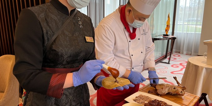 Где в Минске готовят утку по-пекински, сколько стоит? и как получить скидку. Совершил налёт на заведения!