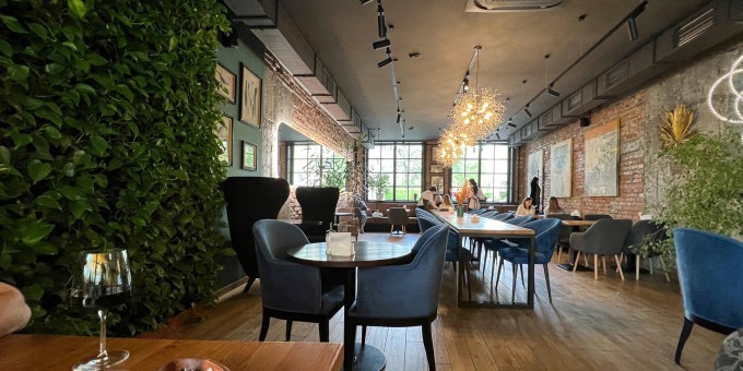 Как поживают заведения Бреста. Специально съездили в их «Блум», чтобы сравнить с нашим