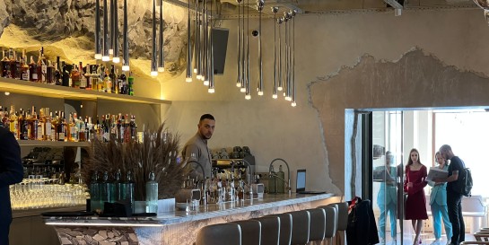 На какого живца нас хотят брать в новом большом винном ресторане «Марбл» с площади Свободы