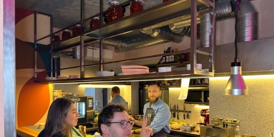 Для кого открыли винно-музыкальный греческо-израильский бар «Вино, ритмы, горожане»