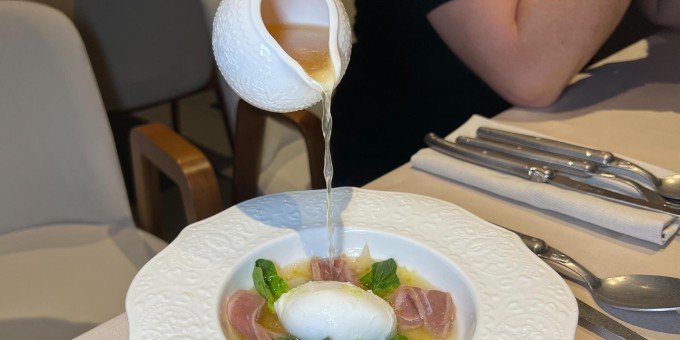 Для «Сбер Банка» открыли красивый ресторан французской кухни зажиточных крестьян. Тестим новый «Ле Кро Кро»