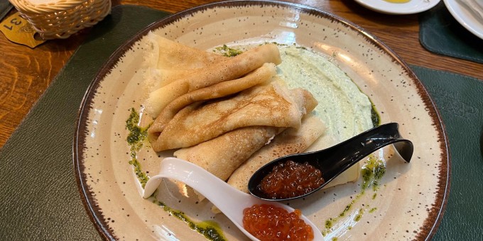 Открывайте шире рот! Выяснил, где на Масленицу приготовят блины за вас, и сколько стоит