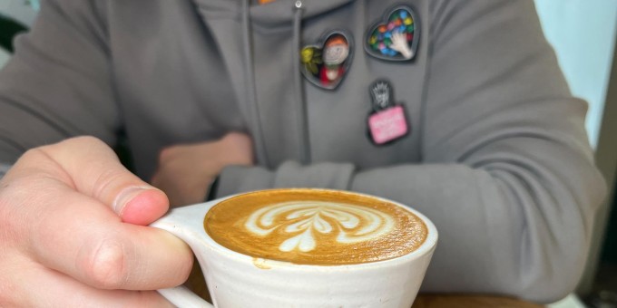 В новый «Деми» стоит сходить ради восхитительного капучино, как поцелуй после бокала вина