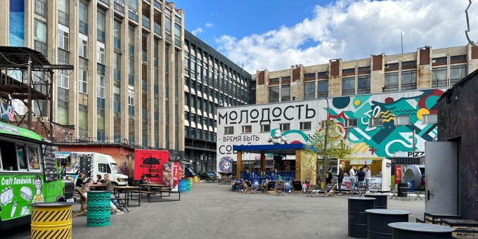 Что я советую затестить из еды на гастроулицах: «Лидбир Двор», «Лучшая Улица» и «Песочница»