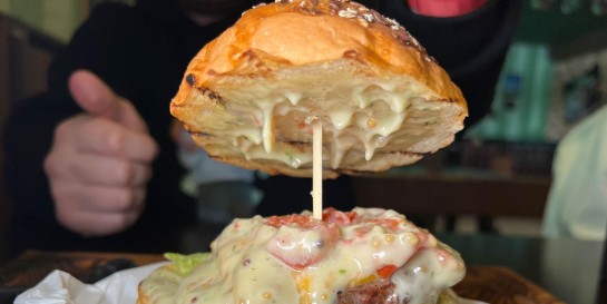 Вспомнил, как мы ездили в Борисов и в местном «Ирландском пабе» ели рёбра