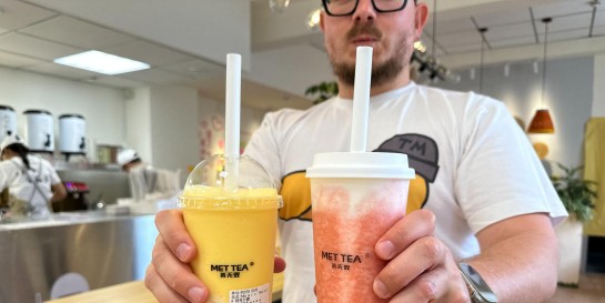 Новая китайская чайная «Мет Ти» с офигенным клубничным шейком с сырной пенкой