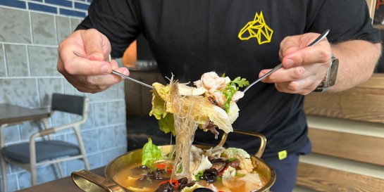 Вам собаку какой прожарки? Тестим меню нового первого корейского ресторана «Пусан»