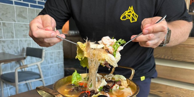 Вам собаку какой прожарки? Тестим меню нового первого корейского ресторана «Пусан»