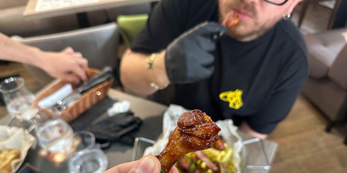 Пока действует 50% скидка, тестим новую рёберную «Моана» в будущем гастродворике