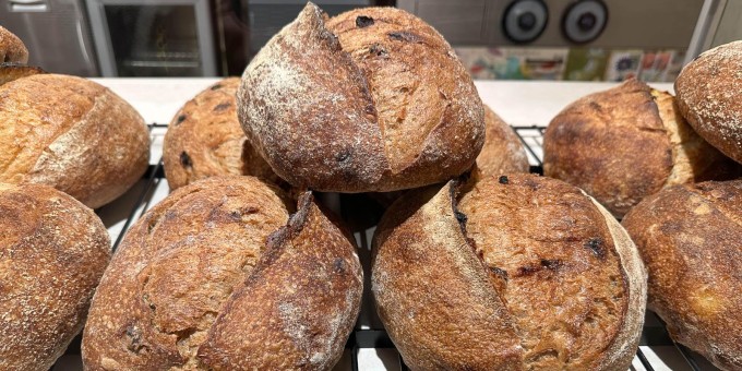 Услышать хруст клюквенной булки! Новая пекарня «Кренделькофф», и какие эти - лучшие пекарни Минска