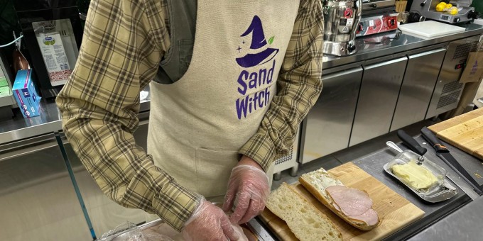 Собери сам себе сэндвич и потренируйся в иностранных языках. Тестим новую бутербродную школу «Сэндвич»