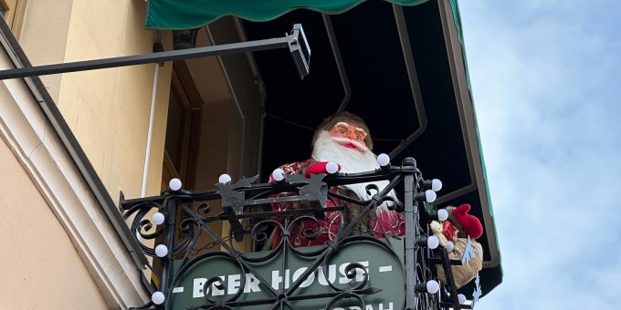 Пироговая «Штолле» открыла свой бар «Бир Хаус» с луковыми пончиками и мозговыми тартарами по нормальным ценам