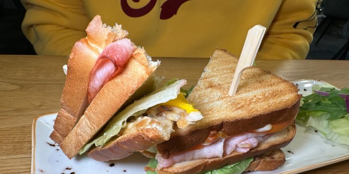 Чем кормят на завтрак от 7,50 рублей в единственном в Веснянке кафе «Амели»