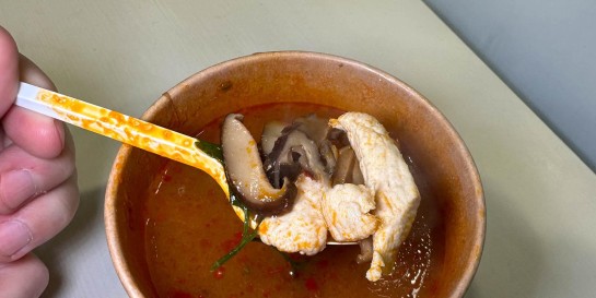 Недорогой тайский уличный стритфуд с Том Ямами и Пад Таями появился на улицах «Монетки». Пришли в «Цейлон»