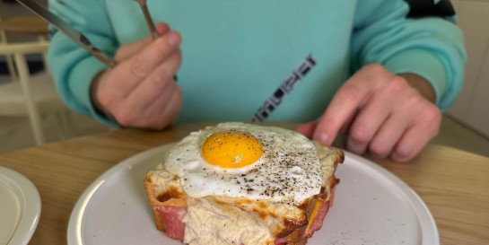 Три правила нового кофейного клуба «Блюр», не менявшего профессию кофейни с завтраками весь день