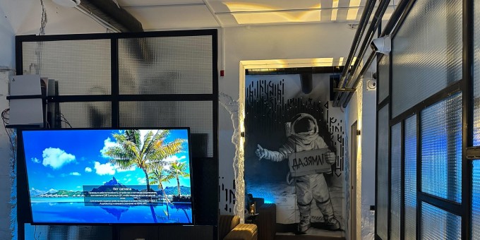 Третья по пальцам руки и самая большая кальянная «Дуть» неожиданно открылась в Уручье через дорогу от «Мак.бая»