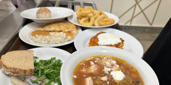 Что и как в обновлённой столовой «Олимп» на втором этаже «ЦУМа» и как поесть жареный лук по цене обеда