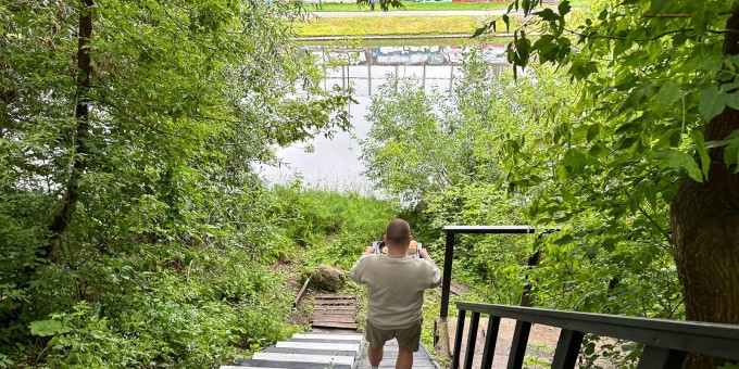 Даю наводку где смачно позавтракать на природе у реки не выезжая из города. Секретная улица и «Кофе китчен ростерс»