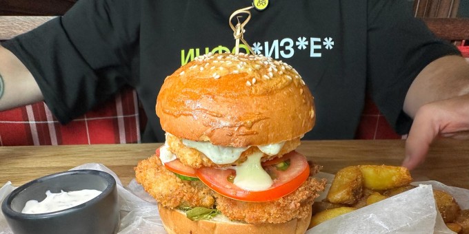 Чего боятся рестораторы или новый пивной ресторан «Красный Медведь» на балконе «Ган Бея» в Каменной Горке