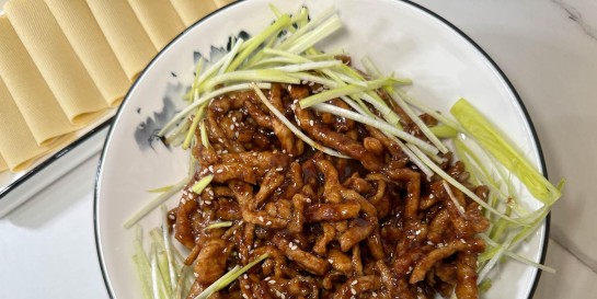 Самая вкусная курица Гунбао за 22 рубля в новом ресторане «Озеро Тайху», где заказ на кухню отправляют через планшет