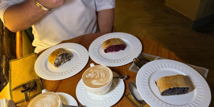 Бабушкины пироги по рецептам австрийских деревень теперь в Минске. Проверяем новое кафе «Тирольский штрудель»