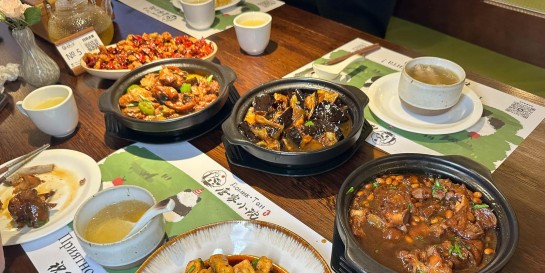 Где попробовать жареное молоко со сгущёнкой. Крутим рулетку в новом ресторане китайский «Домик Тан»