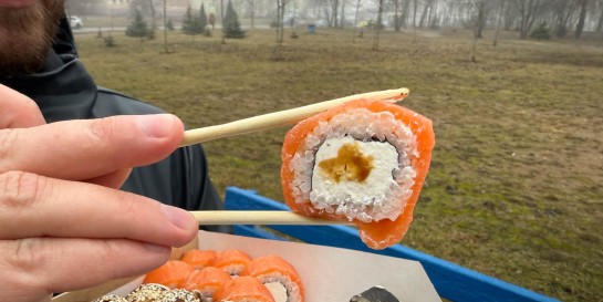 Самые вкусные суши в Гатово - мифы местных или реальность. Проверяем с весами точку доставки суши «Чеснок»