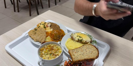 Говорят, это самая вкусная столовая. Приехали снять пробу в кафе при «Агентстве по государственной регистрации»