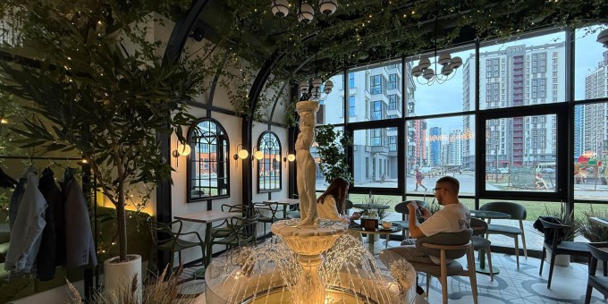 Самое необычное и самое вкусное заведение в «Минск Мире». Тестим новое кафе с фонтаном и завтраками «Сквер»