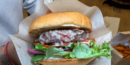 Бургер с Вагю и мраморные стейки в новом доме мяса «Стейк энд Бургер» от «Мираторг» впервые в Беларуси!