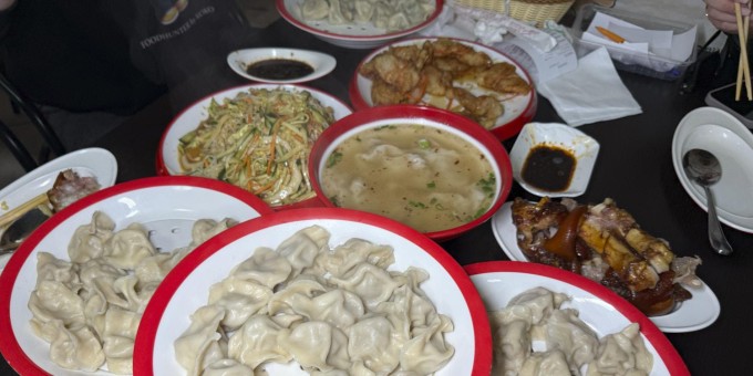 Где варят самые вкусные китайские пельмени? Тестим пельменную для своих - «Пельмени» на Толбухина