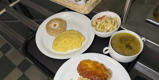 Продолжаем собирать обеды до 12 рублей в кафе и сегодня делимся едой в новой частной столовой «Бистро Сити»