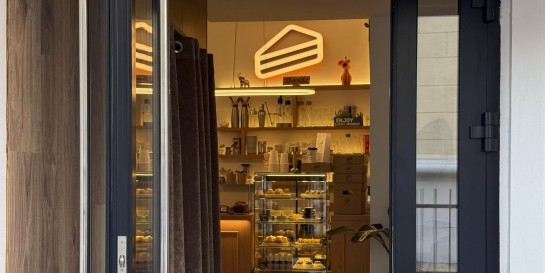 Где самый вкусный чизкейк в мире. Проверяем новую домашнюю пекарню «Вамос» на проклятом месте