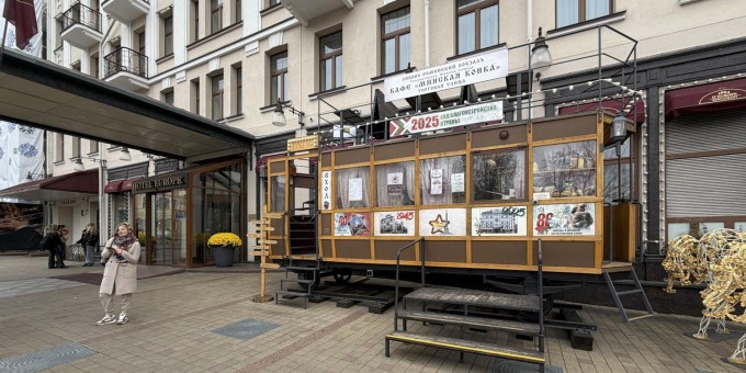 Пончики с вагончика вернулись под отель «Европа». Проверим, какие уроки они усвоили из прошлой пончикомании