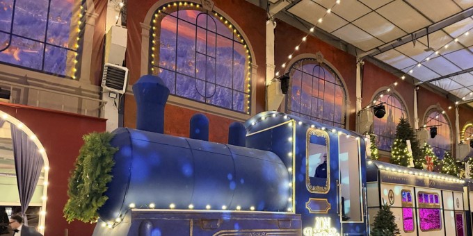 Какие развлечения под крышей самой большой новогодней локации «Дом Рождества» и сколько в этом году стоит вход