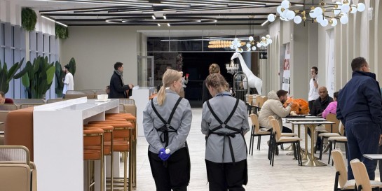 Что я рекомендую вкусного поесть на новом ресторанном фудкорте «Корона Замок» с крутейшим видом