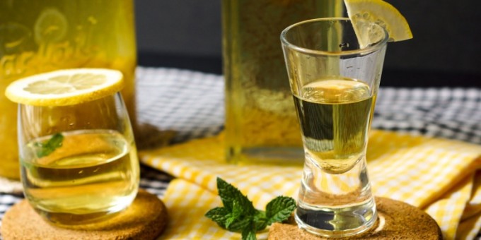 Лимончелло: домашний ликер на лимонной цедре