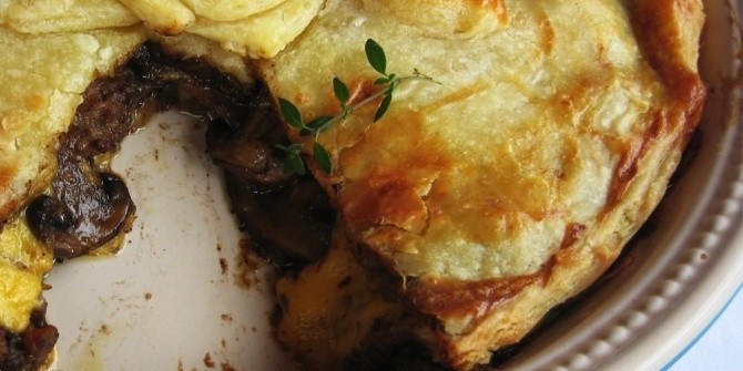 Необычный мясной пирог с грибами