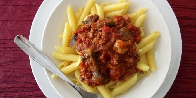 Классическая паста «Болоньезе» без фанатизма с ингредиентами