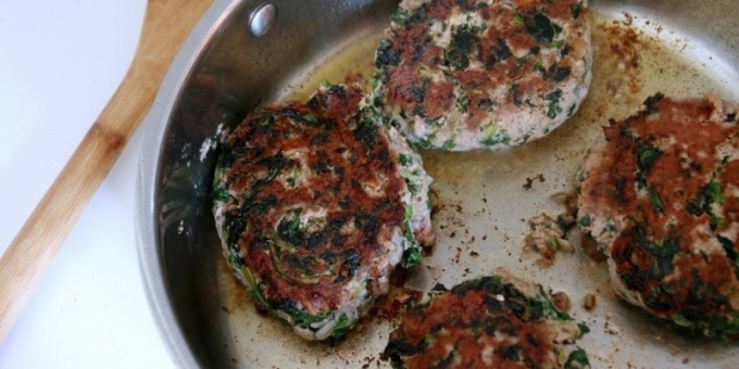 Котлеты из гречки с отварным мясом